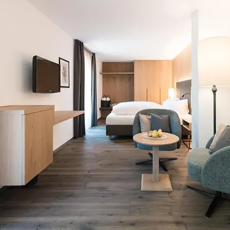Alpenflora Hotel 4*