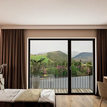 Alpenflora Hotel 4*