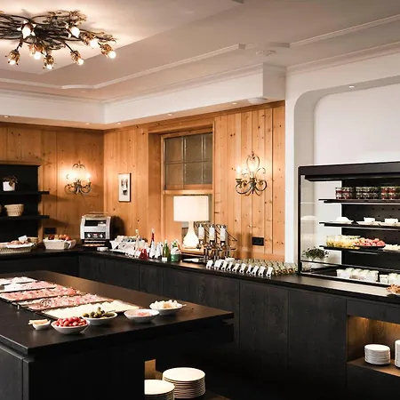 Alpenflora Hotel 4*